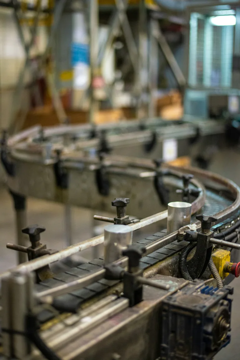 Data pipeline tools illustrated by an industrial conveyor line