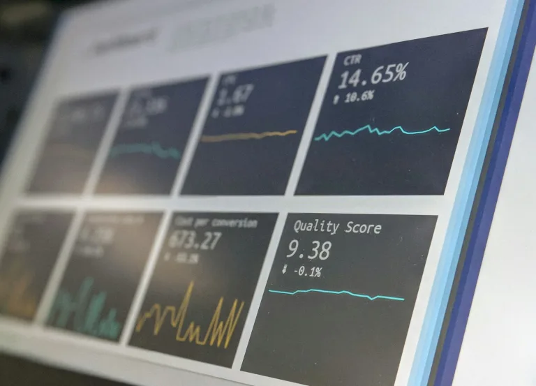 DeepSeek vs GPT-5 compared for blogging workflows